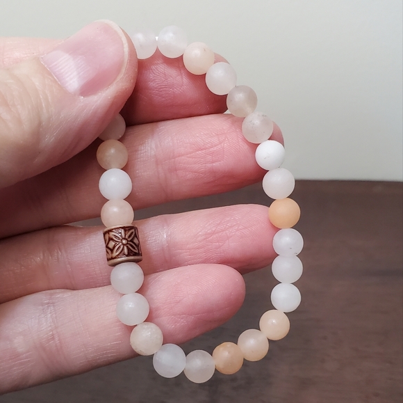 Pink Adventurine Crystal Bracelet - Picture 6 of 8